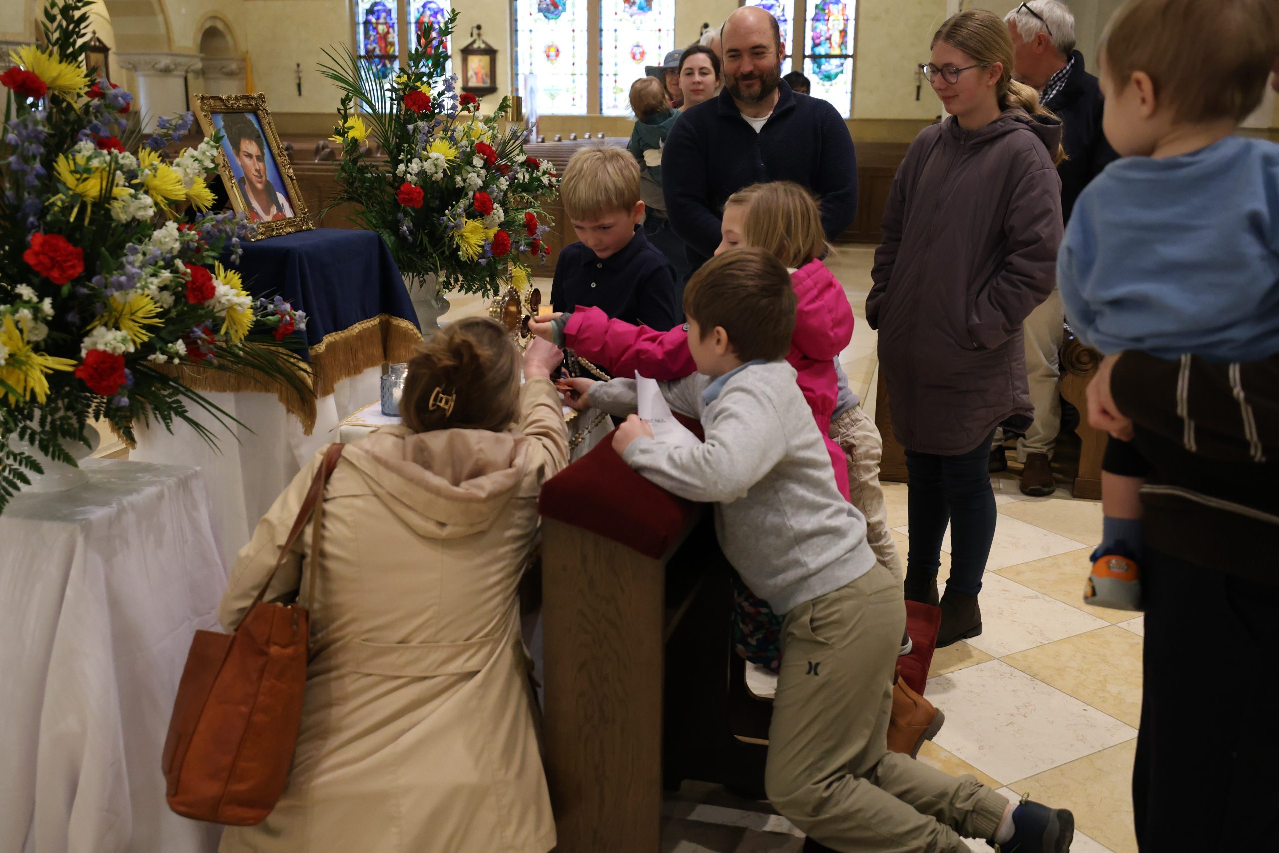 St. Carlo relics draw hundreds to Westerville church